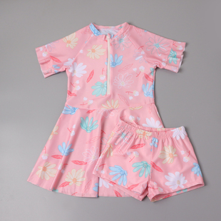 可爱女孩套装 8818新款 印花女童海边泳装 分体泳衣防晒短袖 儿童裙式