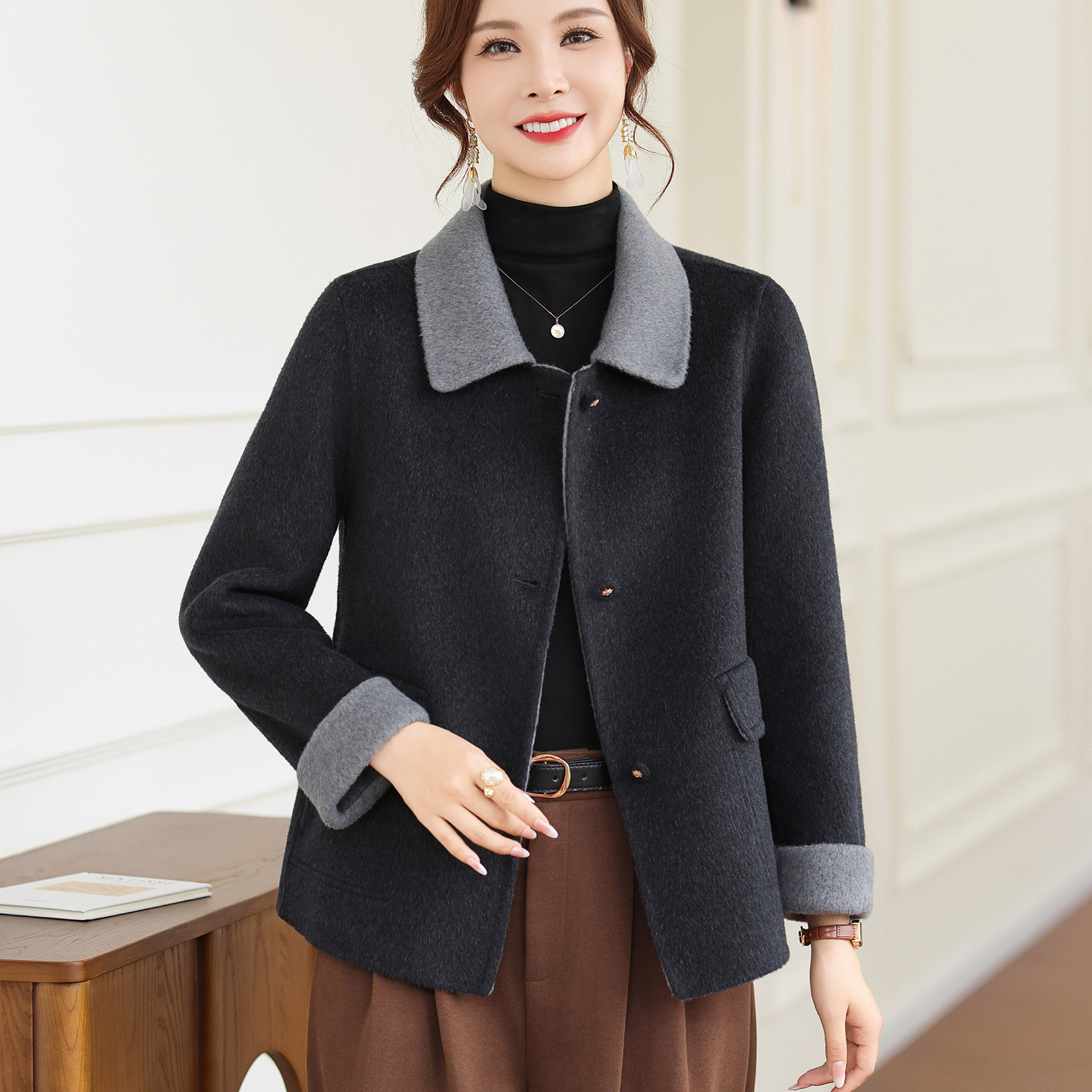 高端妈妈款冬装毛呢外套新款中老年女装厚上衣年轻中年人秋冬衣服