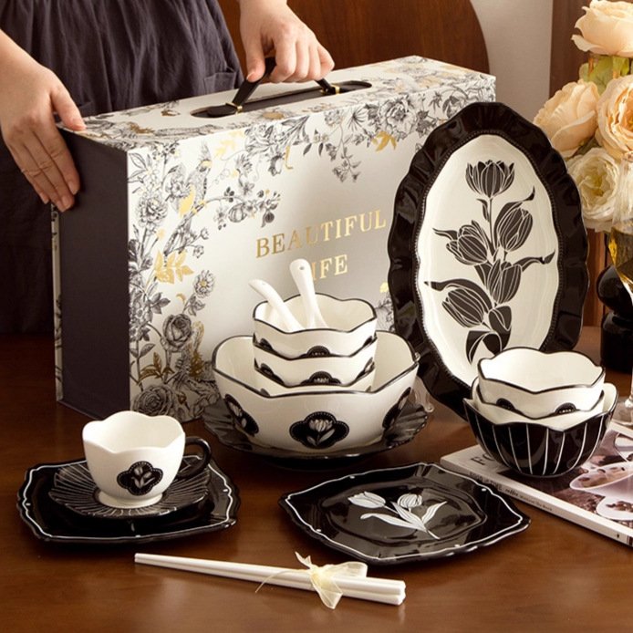 进口高端法式餐具碗盘郁金香餐具套装釉下彩陶瓷餐具礼盒装高颜值