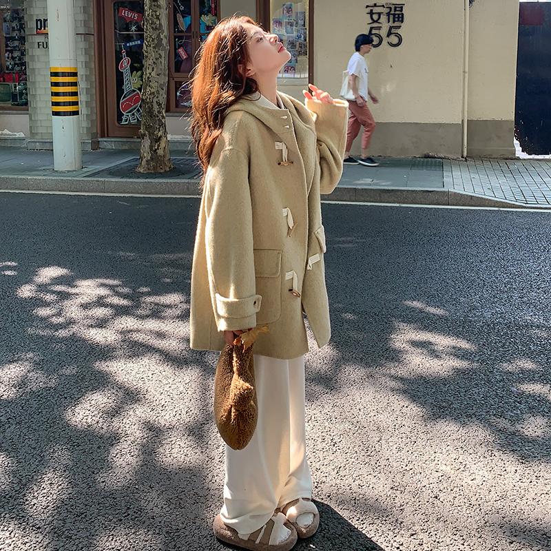奶绿色牛角扣双面羊毛大衣女冬新款小个子宽松加厚学院风毛呢外套