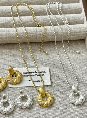 新中式国风麻花镶钻拉丝面包吊坠项链耳环女轻奢重工锁骨链耳饰潮