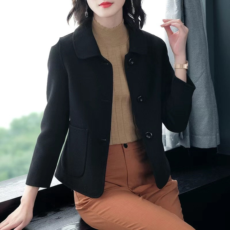 2025秋冬新款高级感娃娃领减龄大衣女短款气质小个子毛呢子短外套