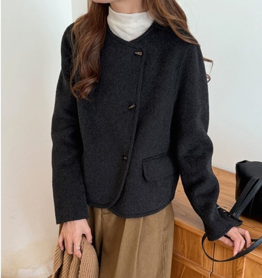 2025新款双面羊绒大衣女短款小个子圆领显瘦气质羊毛牛角扣外套女