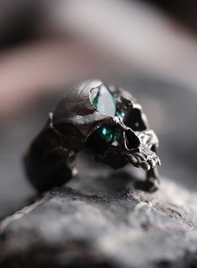 纯银戒指骷髅暗黑手工男款高级感2025新款爆款宝石镶嵌女小众设计