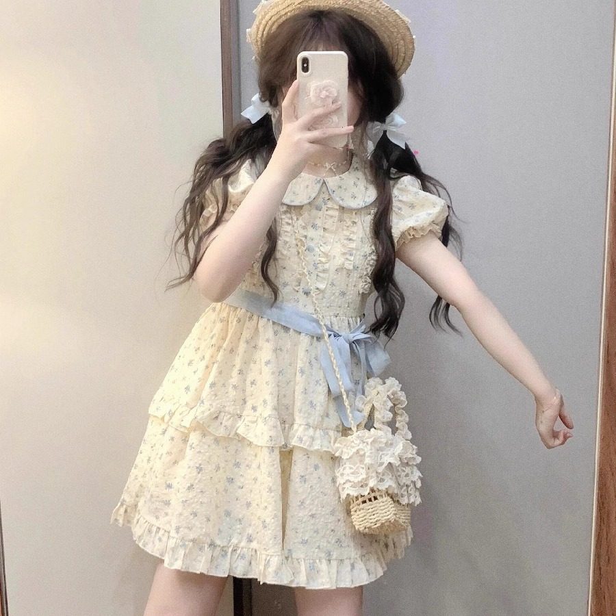 可爱甜美少女感娃娃领碎花蛋糕裙图片