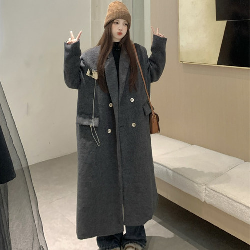 韩系高级感灰色西装毛呢外套穿搭