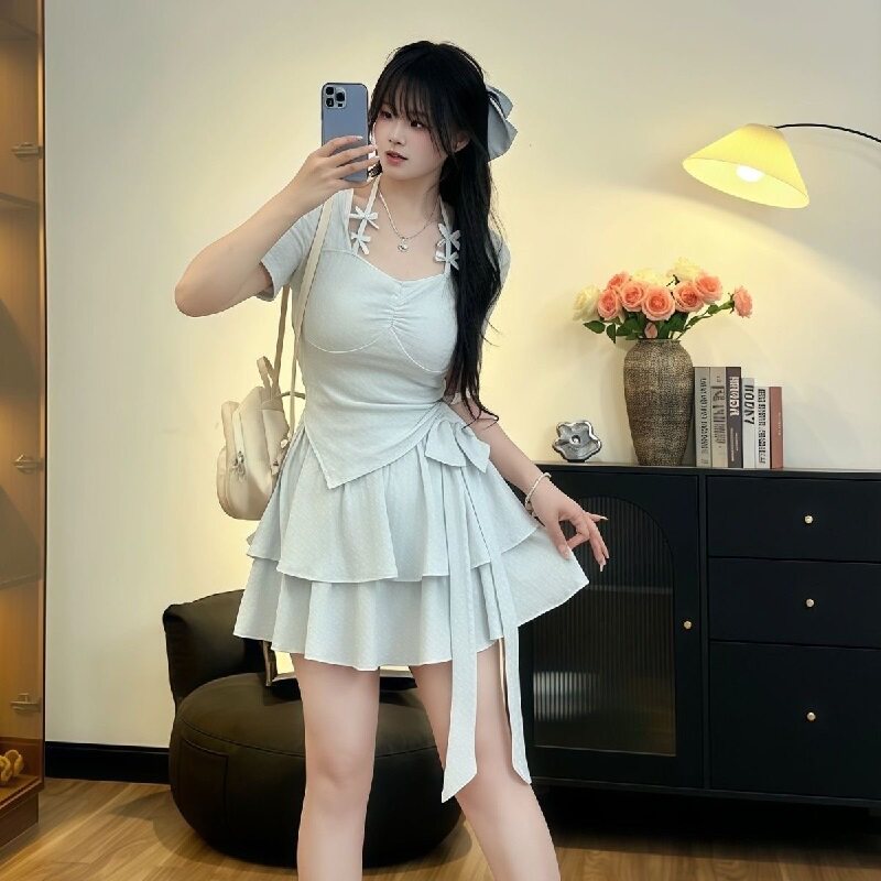 纯欲甜心不规则挂脖上衣蛋糕短裙图片