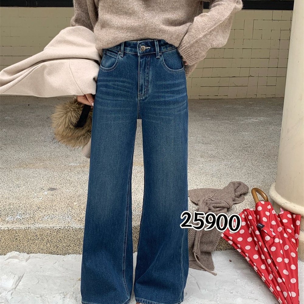 小松菜25900冬款新品简洁时尚显瘦拖地高腰植绒牛仔喇叭裤