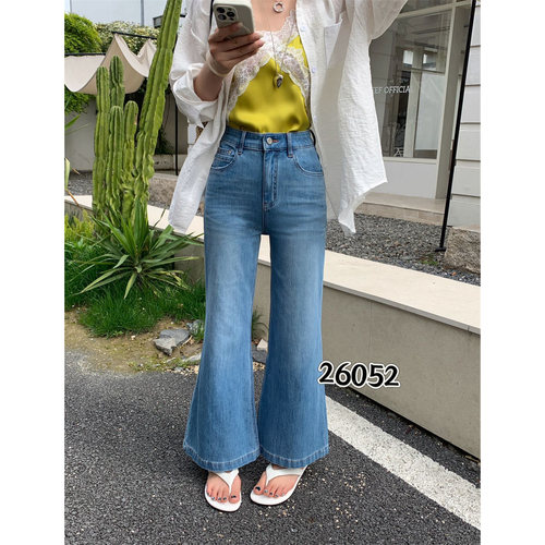 小松菜26052夏款新品简洁百搭弹力宽松十分牛仔喇叭裤