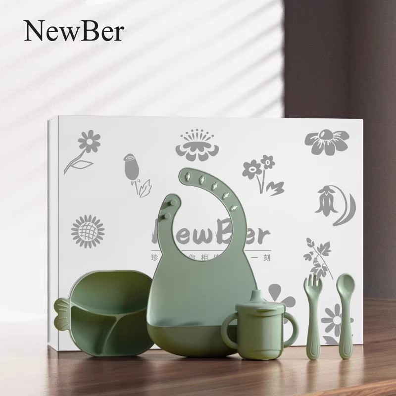 宝宝辅食碗硅胶餐具婴儿吃饭