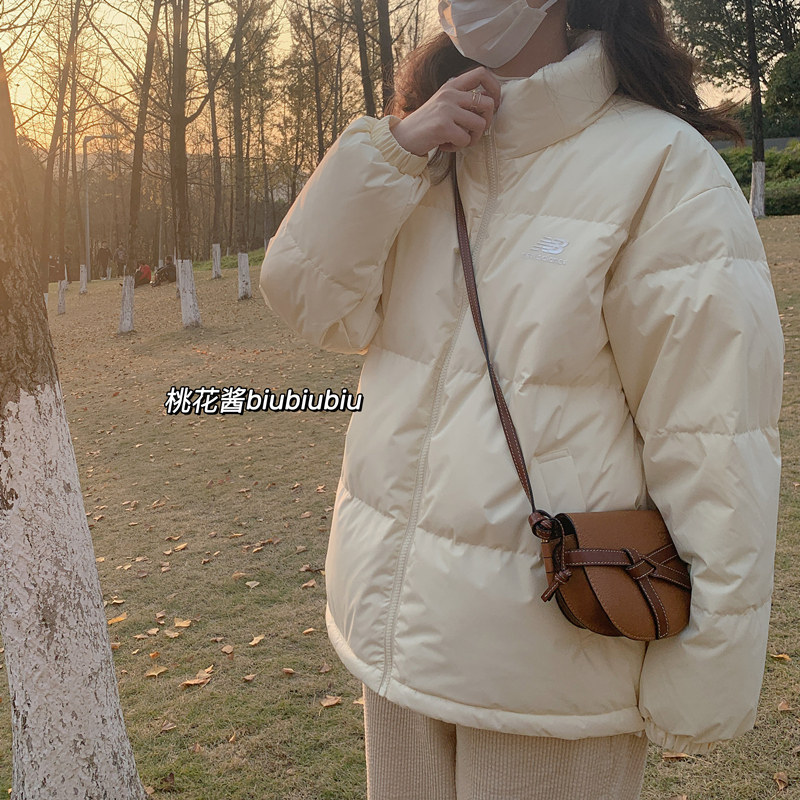 New Balance IU同款NB男女羽绒服两面穿奶黄色立领厚外套5PB43153
