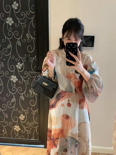 26秋冬新品日系ins小众设计师绝美水彩印花灯笼袖气质连衣裙女