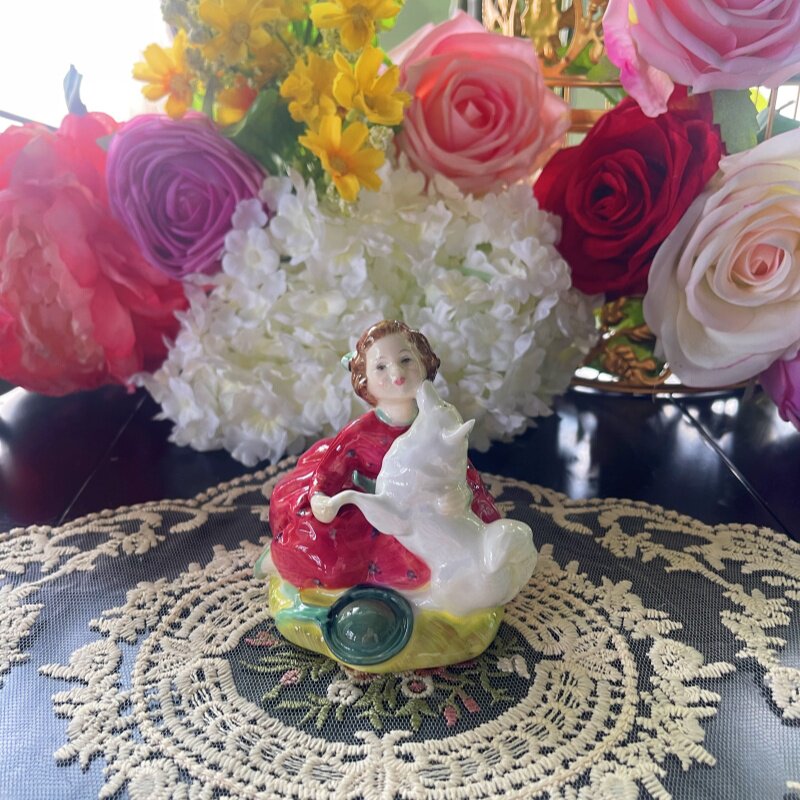 西洋古董手办瓷偶royaldoulton