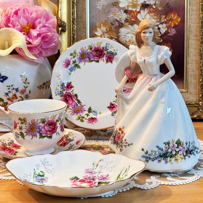 西洋古董queen anne 花开富贵1960骨瓷咖啡杯碟现货