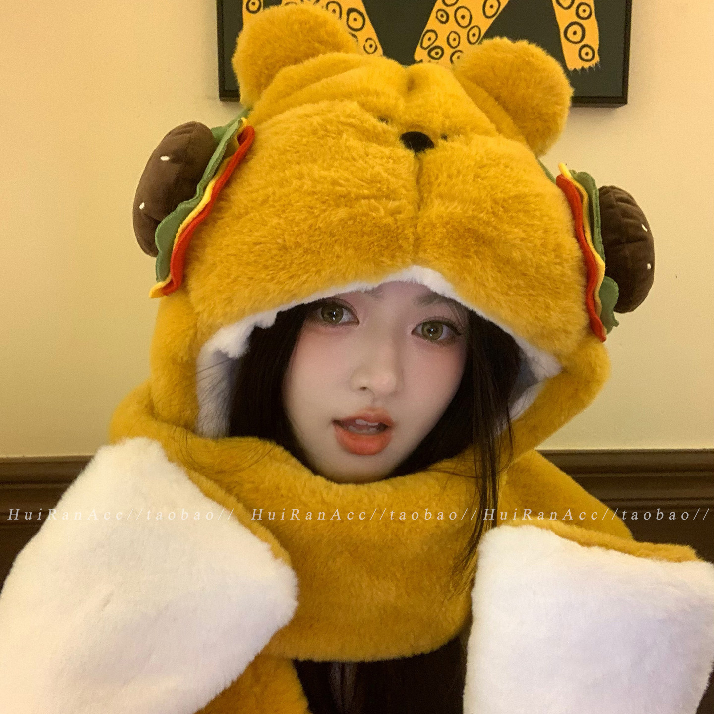 汉堡小熊毛绒帽子围巾手套一体