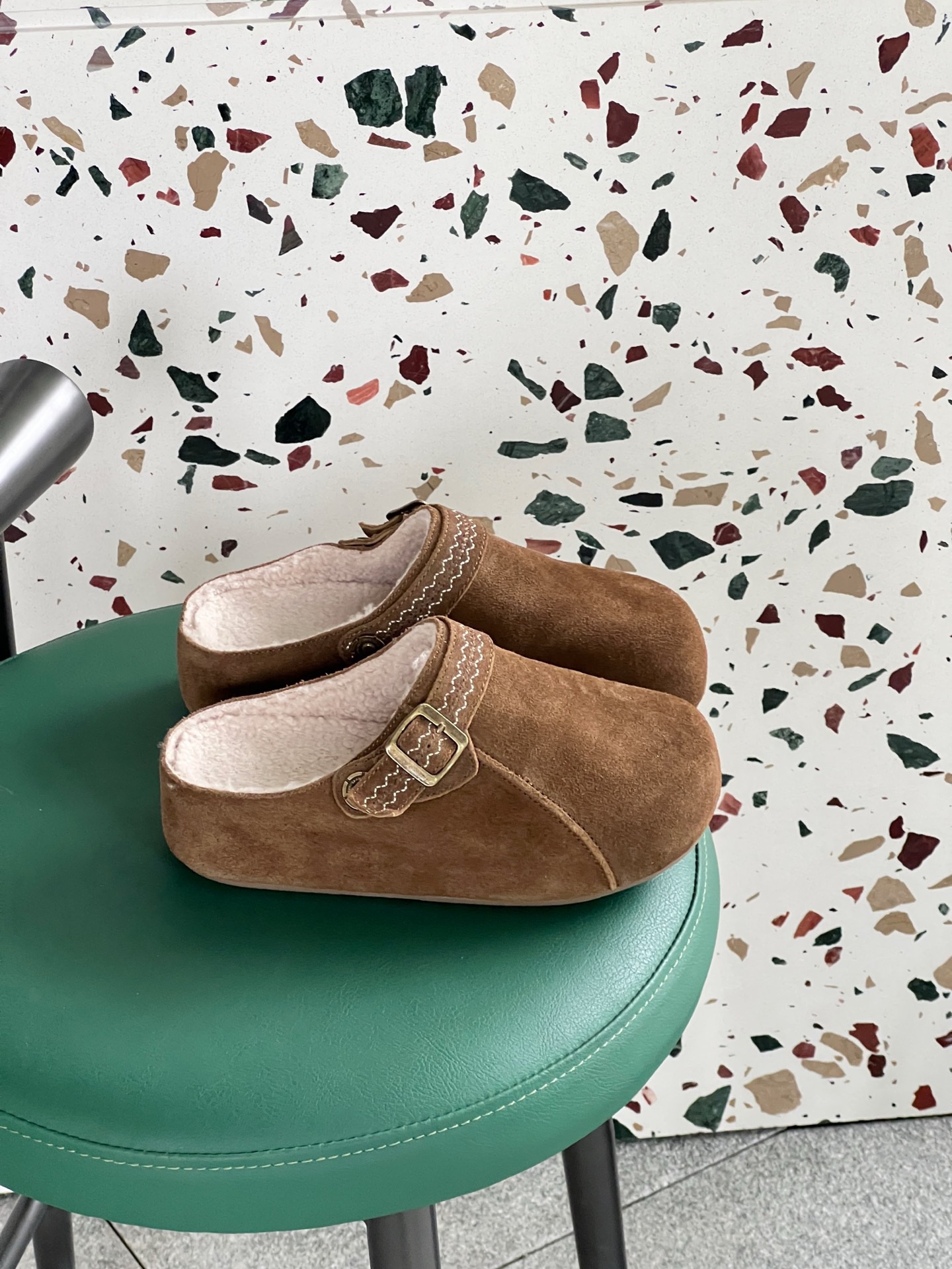 2025新款真皮女鞋圆头平底厚底短靴女休闲百搭时尚雪地靴