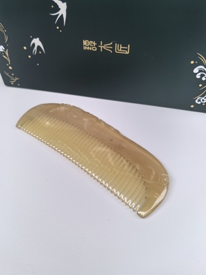 谭木匠羊角雕刻梳子天然材质礼盒装 多福 清热凉血白角梳养发