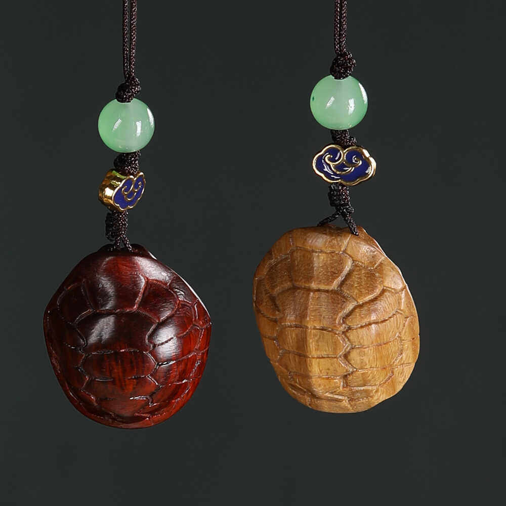 富甲天下招财实木雕刻龟壳钥匙扣