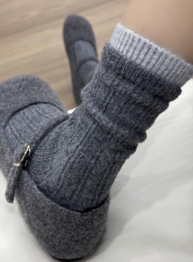 秋冬加厚羊毛款尊嘟暖到心坎里~深灰色堆堆袜才是冬日氛围感的神
