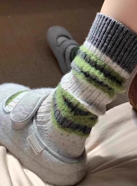 灰绿尊嘟天菜~这双也太好看惹！仿水貂绒拼接条纹，好复古