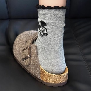 甜美又有特色 好可爱 格雷系AB不对称设计米奇袜也太可爱了吧