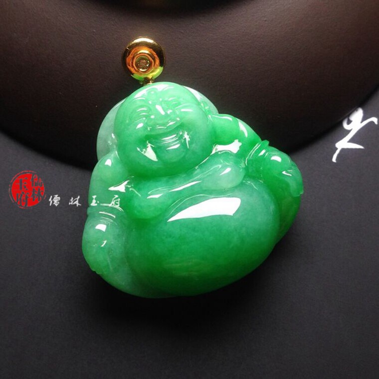 缅甸翡翠A货阳绿辣绿帝王绿冰种颈饰