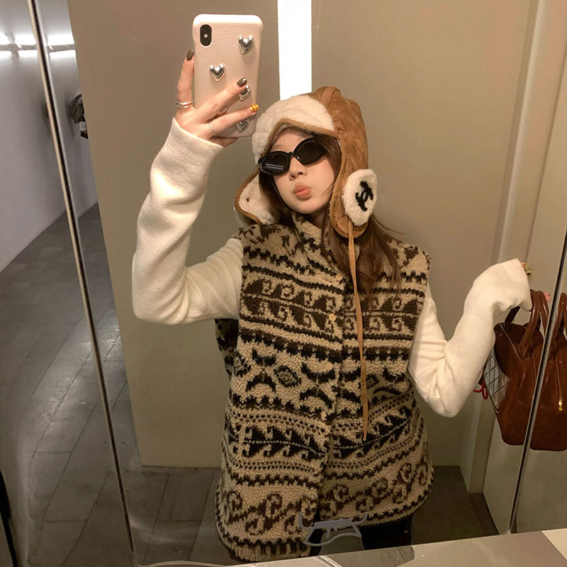 费尔岛提花羊羔毛马甲女
