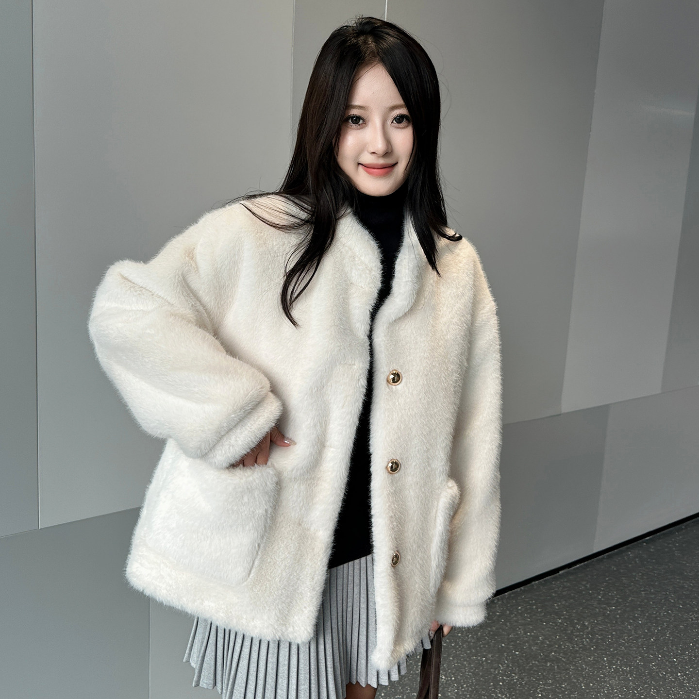 2025新款小香风立领仿水貂绒皮毛一体毛毛外套女冬季短款环保皮草