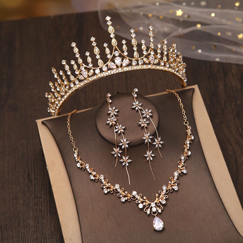 皇冠头饰新娘结婚高端大气生日婚纱王冠2024年新款奢华超仙三件套