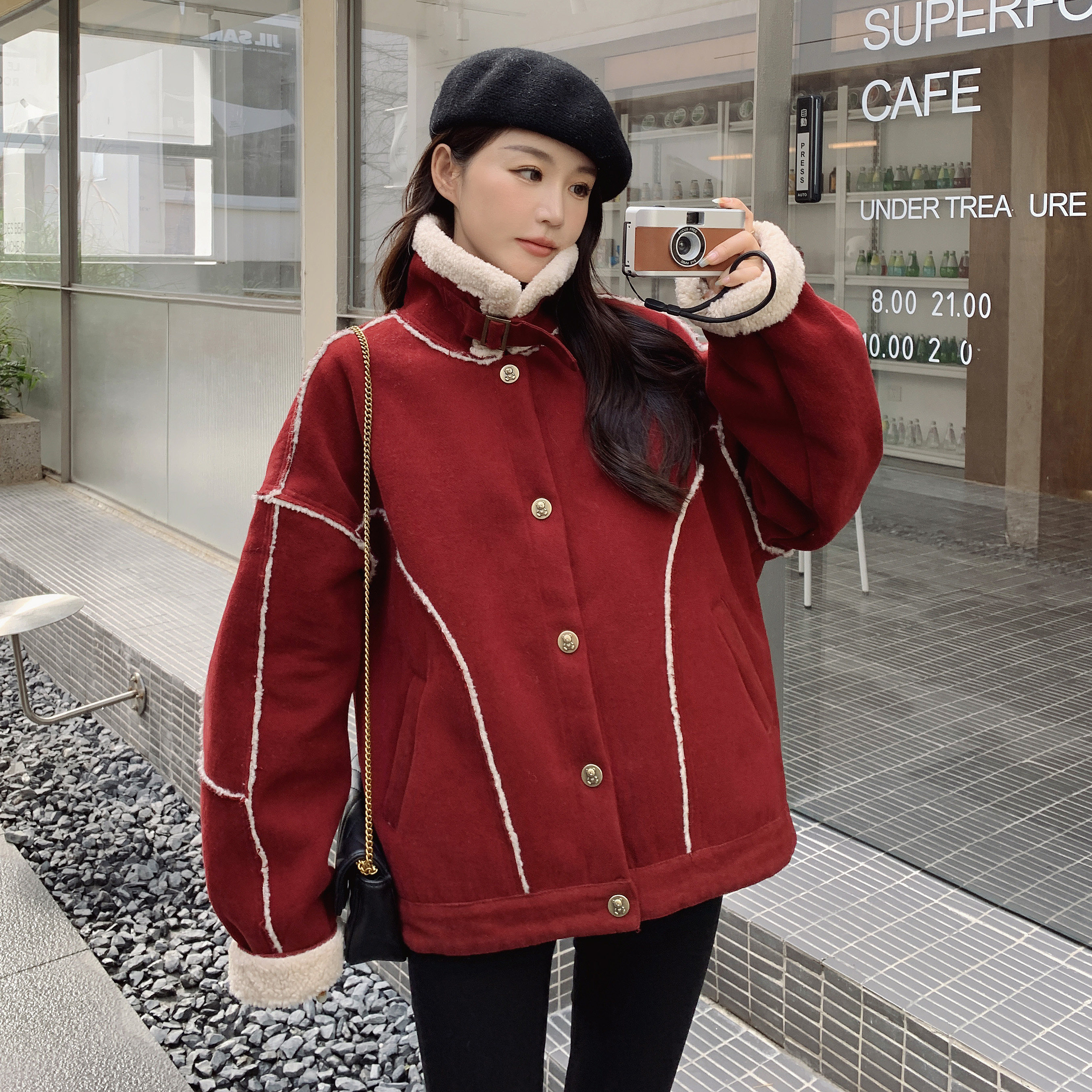 红色羊羔毛拼接短款外套女2023年新款炸街小个子加绒加厚棉衣棉袄,女装皮草,安雅