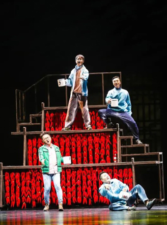 国之瑰宝·保利情 2021优秀地方剧目展演 音乐剧《种在屋顶上的长春花》