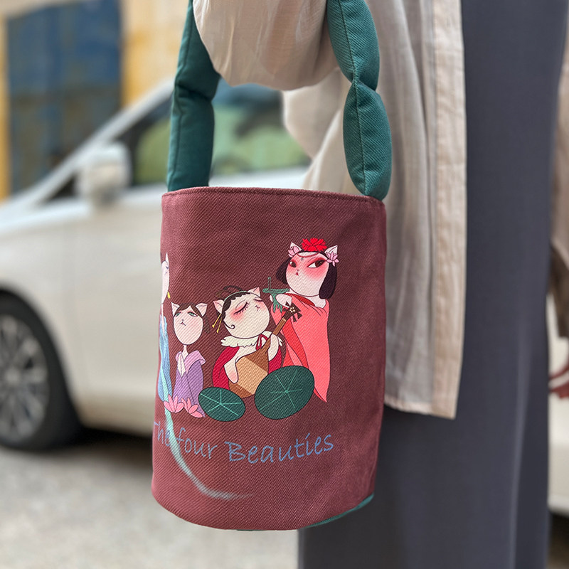 动漫原创插画设计古代四大美女可爱猫猫充棉肩带马蹄手提水桶包女,模玩/动漫/周边/娃圈三坑/桌游,动漫背包/钱包/箱包,淘宝优惠券,粉丝福利购,淘宝优惠卷