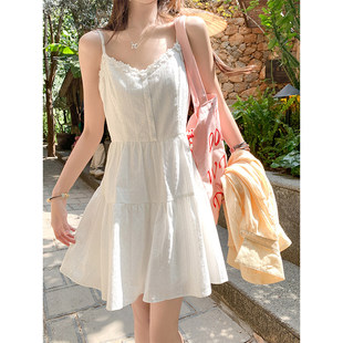 曾小咸 白色初恋裙短款吊带洋装女夏小个子温柔风海边连身裙子