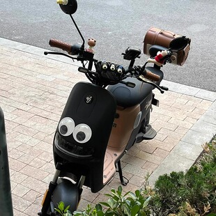 大眼睛电动车装饰趣味创意个性立体晃动眼珠贴纸九号装饰改装贴膜