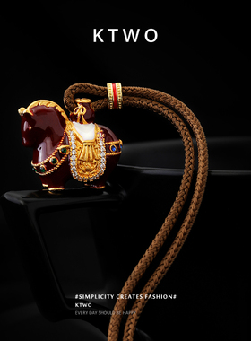 新年红色唐马吊坠锁骨项链女款小众编织绳设计国风时尚冬季毛衣链