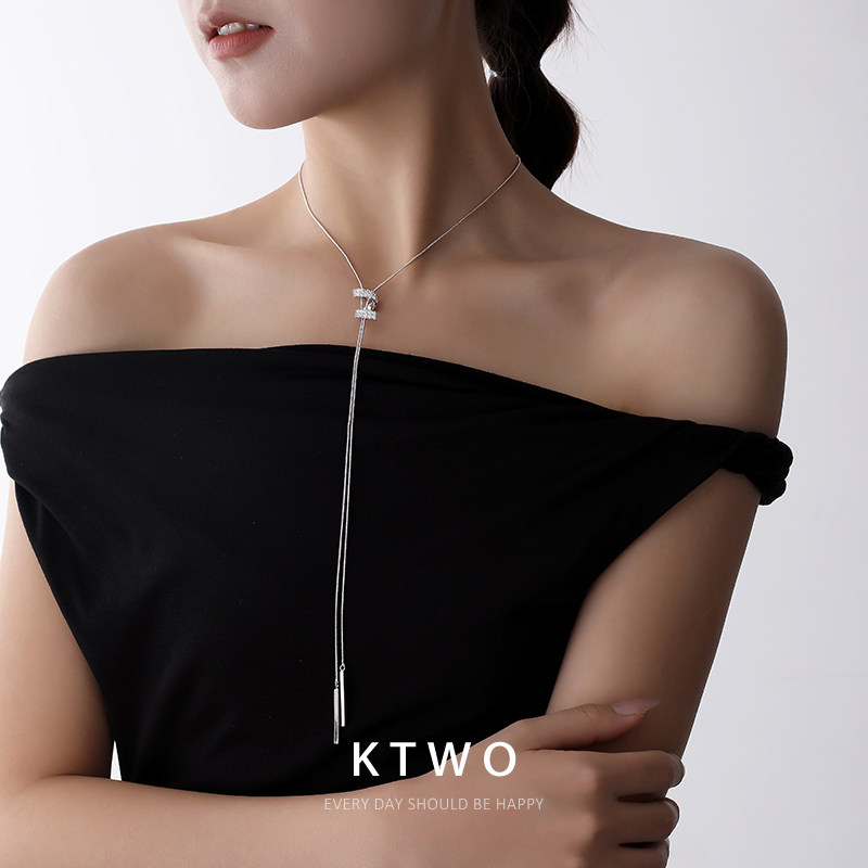 秋冬银色毛衣链女小众螺旋抽拉可调节设计吊坠时尚高级感长款项链