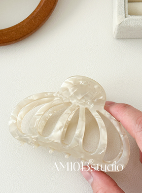 AM1013韩系奶白醋酸抓夹南瓜镂空大号鲨鱼夹发量多后脑勺盘发夹子