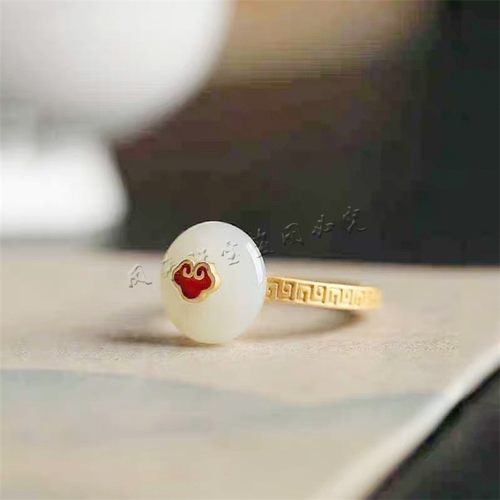 新疆羊脂玉白玉戒指女款戒圈