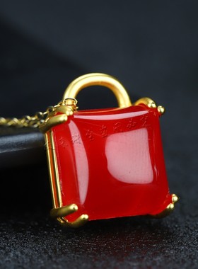 天然A货冰种红玉髓吊坠镀24k真金玛瑙方形挂件女款玉石项链锁骨链