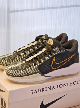 脆脆鲨 运动正品 SaBrina 1 萨布丽娜1代 缓震篮球鞋 HF5517-302