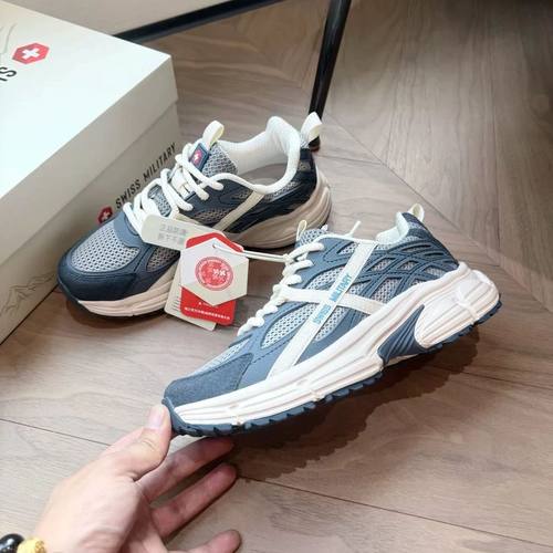 瑞士单外贸出口低帮户外透气舒适休闲运动鞋男女鞋防滑耐磨慢跑鞋