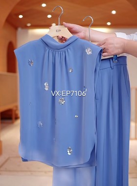 春夏款蓝色光泽感压褶绣花飘带无袖衬衫背心 EGKEA2303A-1499