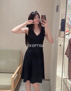 EGJET4118A 收腰小黑裙连衣裙 2999 黑色三醋酸V领无袖 春夏款