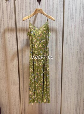 春夏款绿色碎花灵动褶艺收腰显瘦吊带连衣裙 EGJEA4215C-1699
