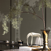 现代简约雕塑马摆件样板房别墅大平层软装 饰品架空层鎏金花觚摆件