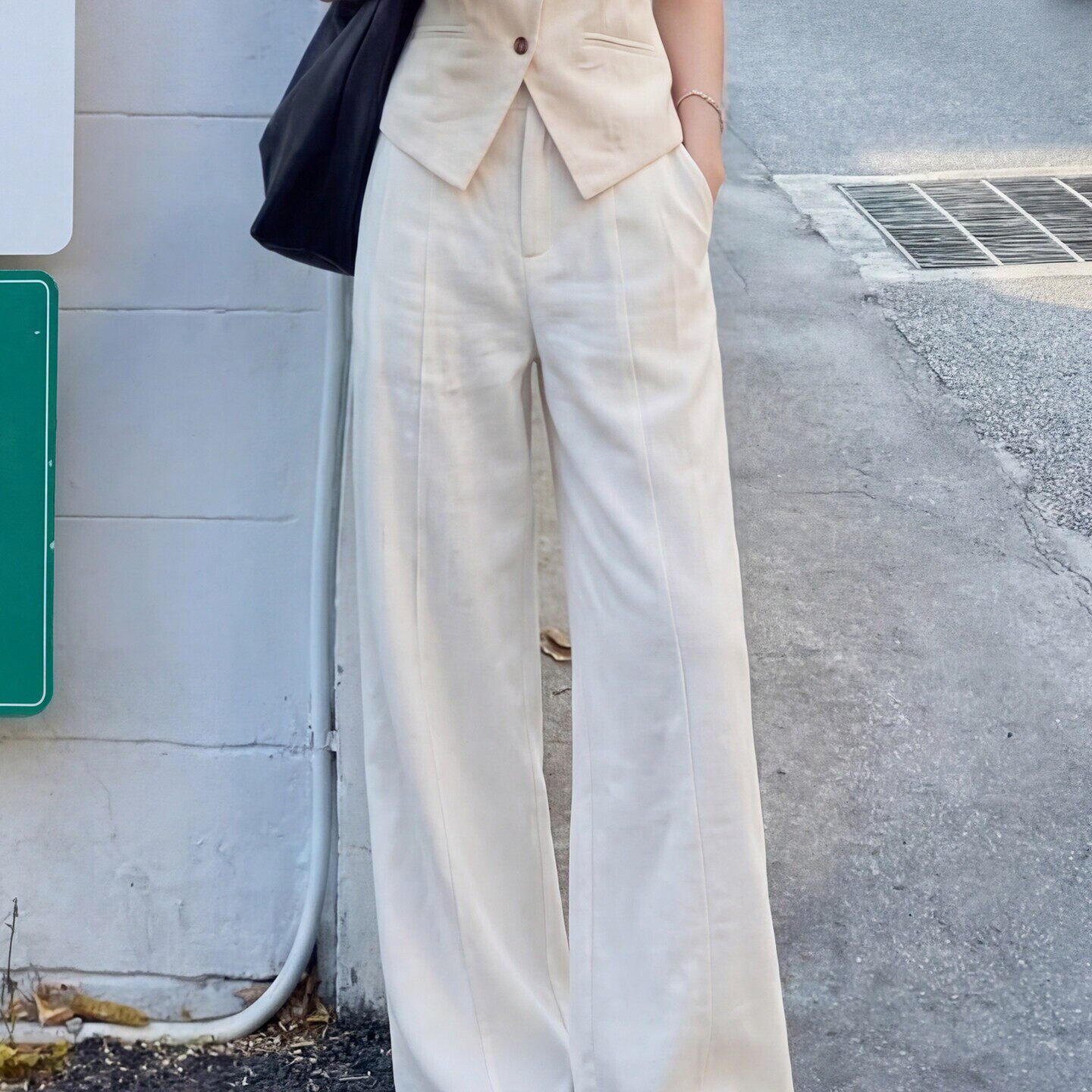 白色亚麻西装裤女夏季薄款2026新款垂坠感老钱风棉麻休闲阔腿裤子