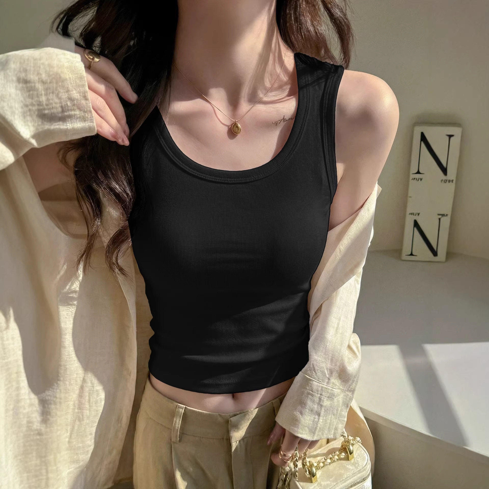 辣妹带胸垫白色吊带背心女夏大码胖mm遮肚子内搭外穿美背打底上衣