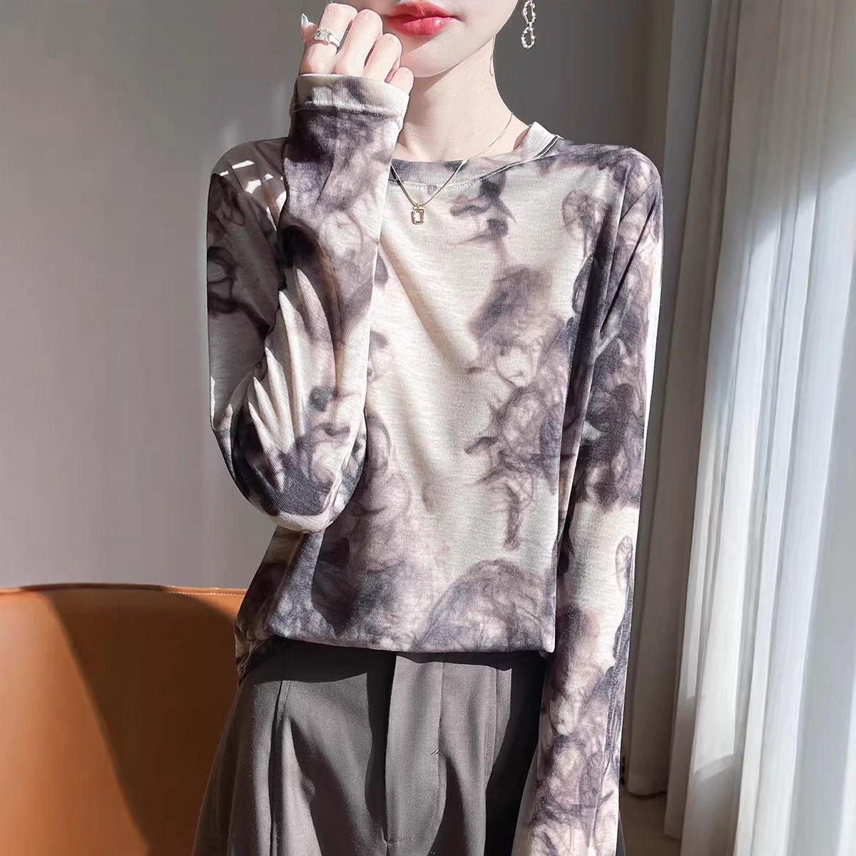 春水墨画印花长袖打底衫时尚洋气新款天丝t恤显瘦内搭可外穿薄款