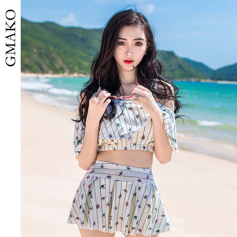 韩版ins泳装 气质修身显瘦露肩分体泳衣两件套沙滩度假女厂家直销
