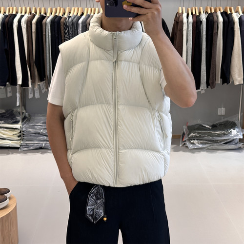 90白鸭绒高充绒泡芙羽绒服马甲男